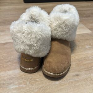 Juicy couture fur-lined boots